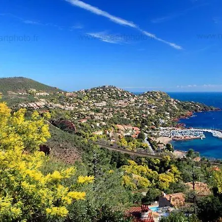 4p Vue Calme Cap Esterel
